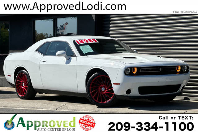 2018 Dodge Challenger SXT RWD photo