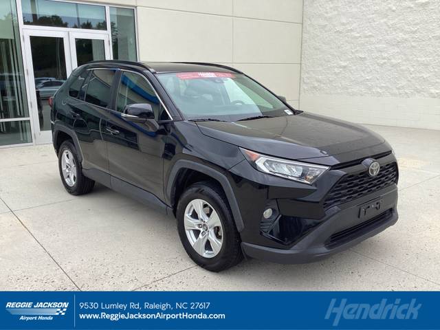 2019 Toyota RAV4 XLE FWD photo