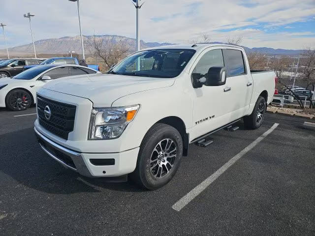 2020 Nissan Titan SV 4WD photo