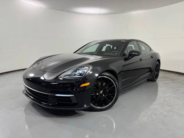 2019 Porsche Panamera 4 AWD photo