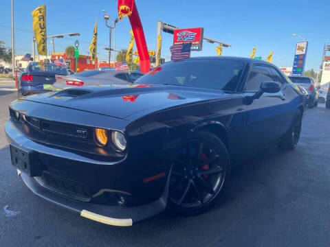 2020 Dodge Challenger GT RWD photo