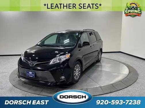 2020 Toyota Sienna XLE FWD photo