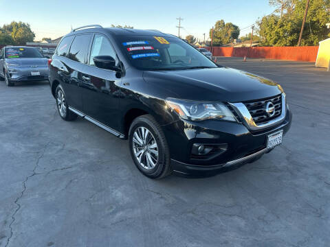 2019 Nissan Pathfinder SV FWD photo