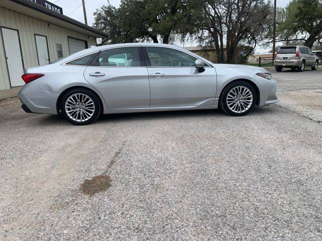 2020 Toyota Avalon Hybrid Limited FWD photo