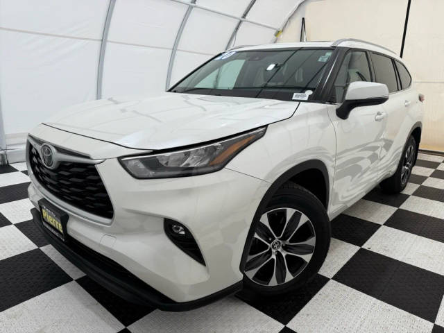 2020 Toyota Highlander XLE AWD photo