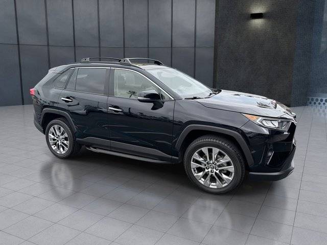 2020 Toyota RAV4 Limited FWD photo
