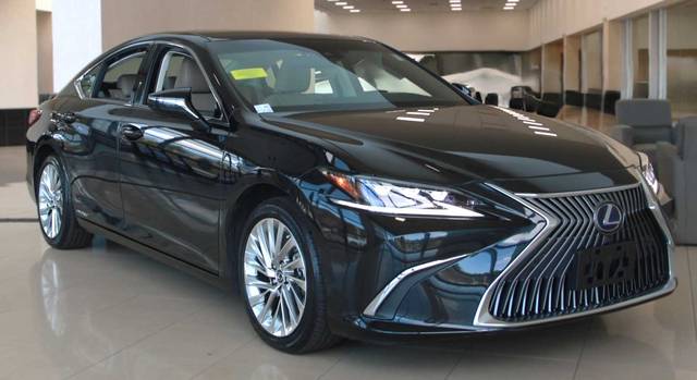 2020 Lexus ES ES 300h Ultra Luxury FWD photo