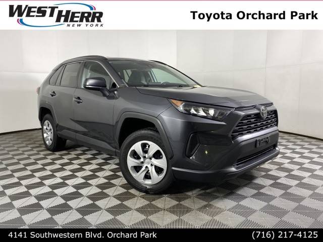2020 Toyota RAV4 LE FWD photo