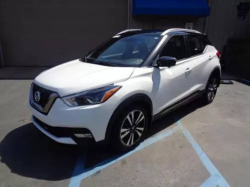2020 Nissan Kicks SR FWD photo