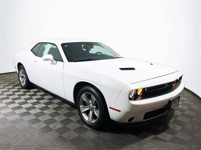 2019 Dodge Challenger SXT RWD photo