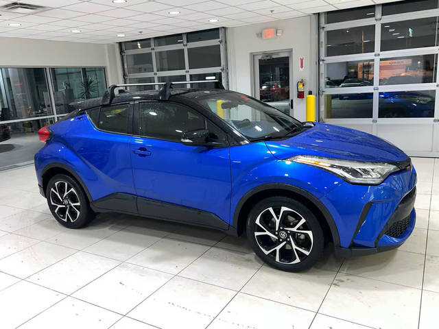 2020 Toyota C-HR XLE FWD photo