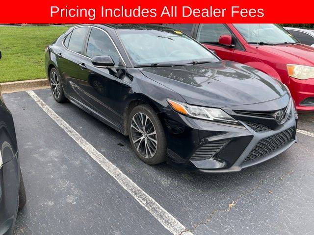 2020 Toyota Camry SE FWD photo