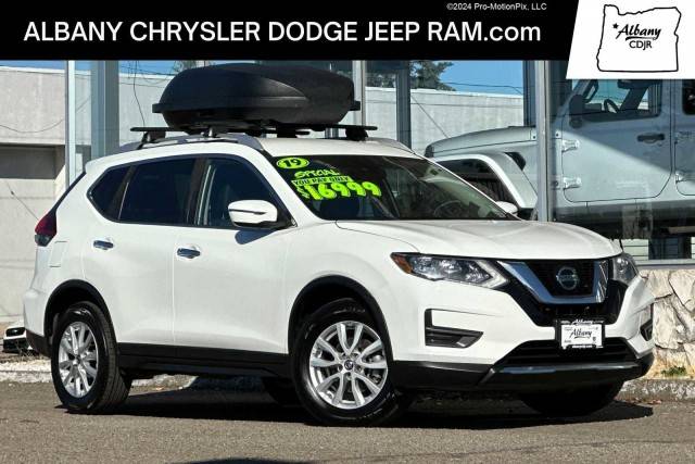 2019 Nissan Rogue SV AWD photo