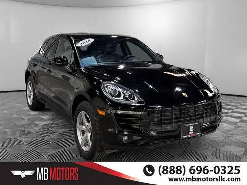 2018 Porsche Macan  AWD photo