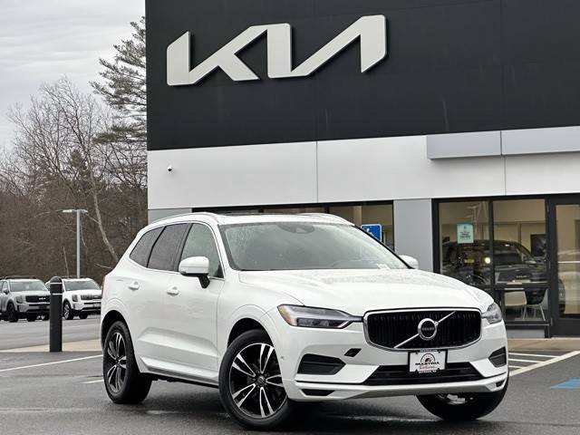 2019 Volvo XC60 Momentum AWD photo