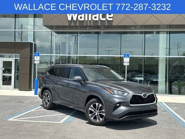 2020 Toyota Highlander XLE FWD photo