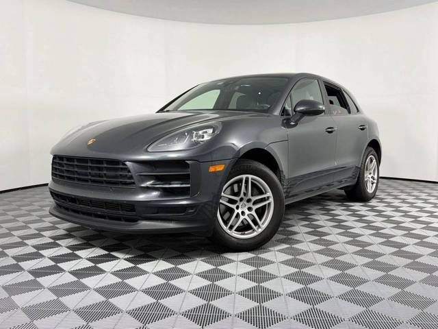 2020 Porsche Macan  AWD photo