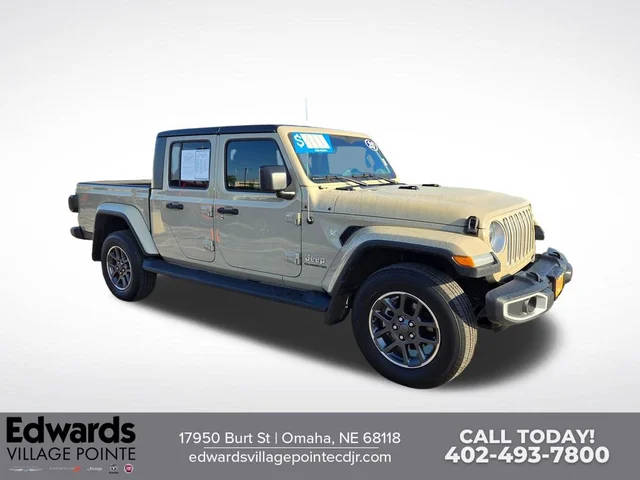 2020 Jeep Gladiator Overland 4WD photo