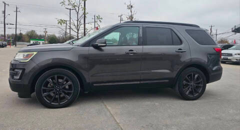 2017 Ford Explorer XLT FWD photo