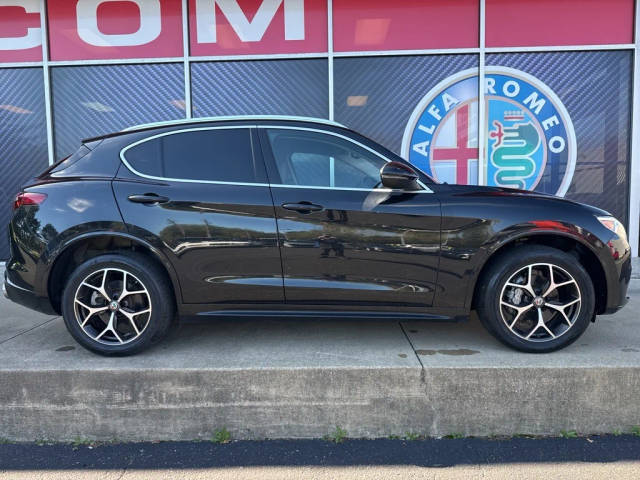 2020 Alfa Romeo Stelvio Ti AWD photo