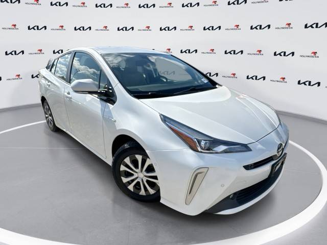 2020 Toyota Prius XLE AWD photo