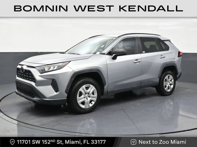 2020 Toyota RAV4 LE FWD photo