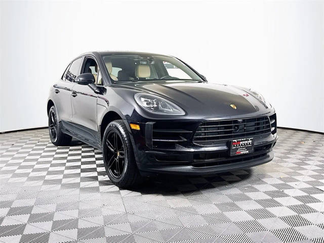 2020 Porsche Macan AWD photo