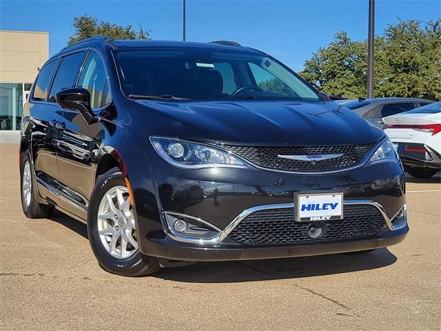 2020 Chrysler Pacifica Minivan Touring L FWD photo
