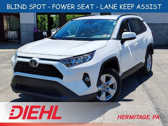 2020 Toyota RAV4 XLE FWD photo