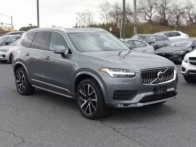 2020 Volvo XC90 Momentum AWD photo