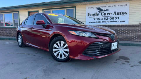 2020 Toyota Camry Hybrid LE FWD photo