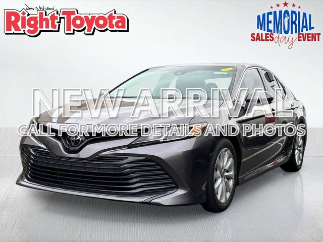 2020 Toyota Camry LE FWD photo