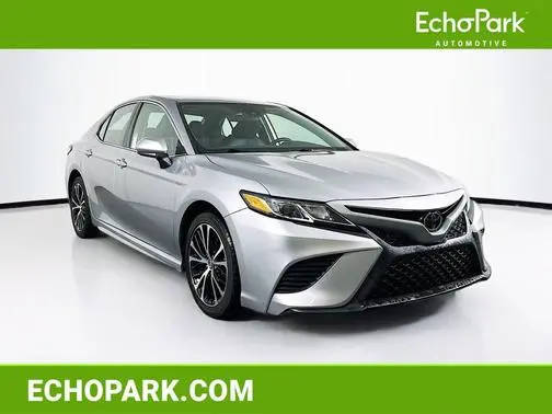 2019 Toyota Camry SE FWD photo