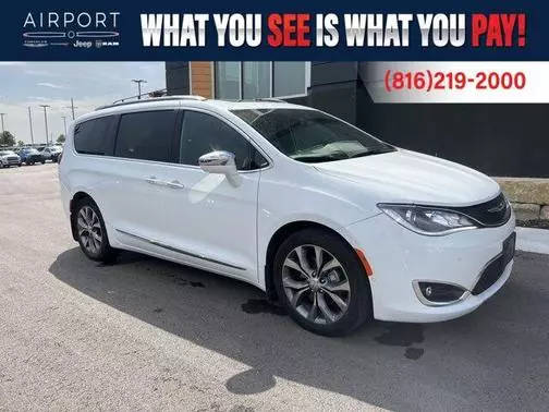 2020 Chrysler Pacifica Minivan Limited FWD photo