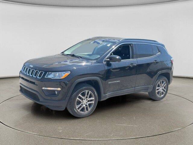 2020 Jeep Compass Latitude w/Sun/Safety Pkg 4WD photo