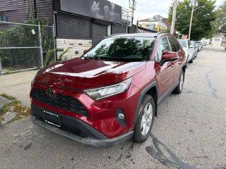 2020 Toyota RAV4 XLE AWD photo