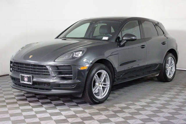 2020 Porsche Macan  AWD photo