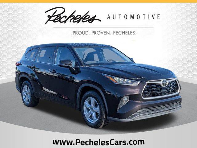 2020 Toyota Highlander LE FWD photo