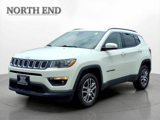 2020 Jeep Compass Latitude w/Sun/Safety Pkg 4WD photo