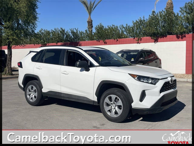 2019 Toyota RAV4 LE FWD photo