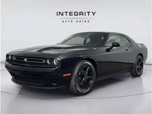 2020 Dodge Challenger SXT RWD photo