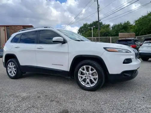 2017 Jeep Cherokee Latitude FWD photo