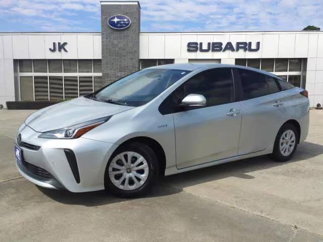 2020 Toyota Prius LE FWD photo