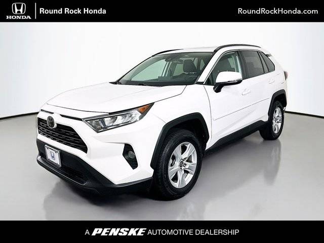 2020 Toyota RAV4 XLE FWD photo