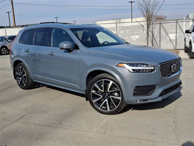 2020 Volvo XC90 Momentum AWD photo