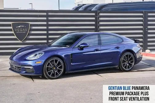 2020 Porsche Panamera  RWD photo