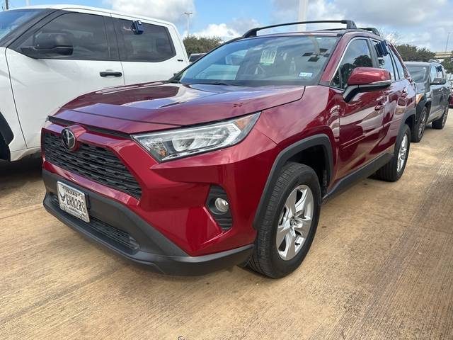 2020 Toyota RAV4 XLE FWD photo