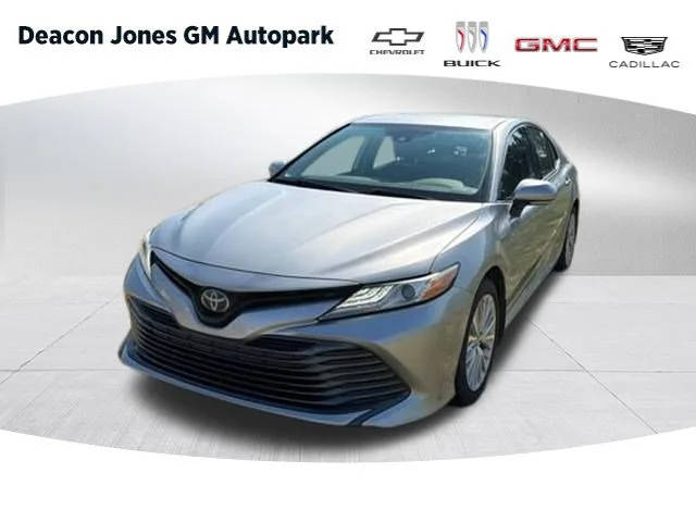 2020 Toyota Camry Hybrid XLE FWD photo