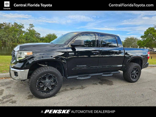 2020 Toyota Tundra SR5 4WD photo