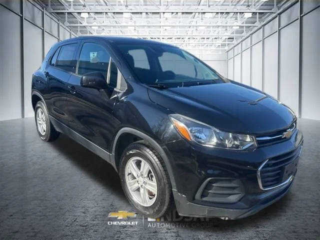 2020 Chevrolet Trax LS FWD photo